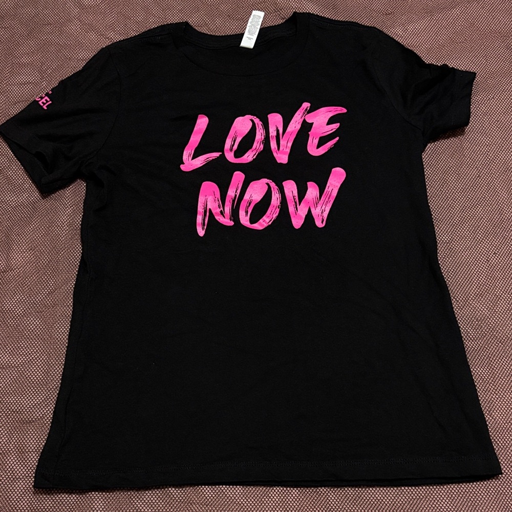 Maison Marcel Rosé Black T-Shirt with Pink 'Love Now' Print
